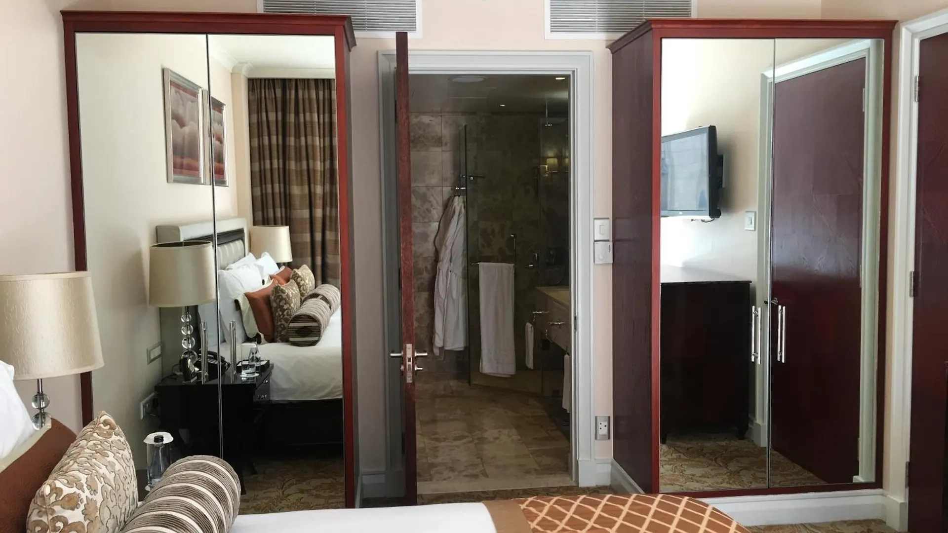 Taj Cape Town - Private Luxury One Bedroom Suite Aparthotel